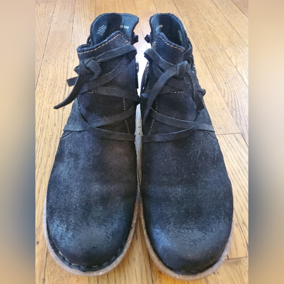 Born Tarkiln Black Suede Ankle Booties Size 9 - Picture 2 of 6